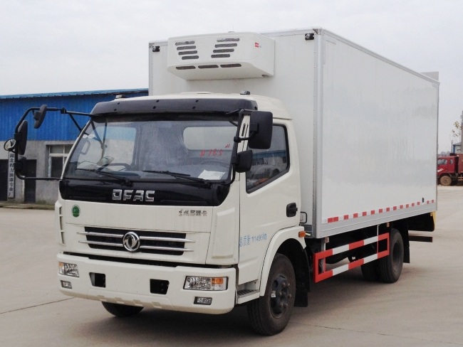 (厢长5.2米)东风多利卡冷藏车