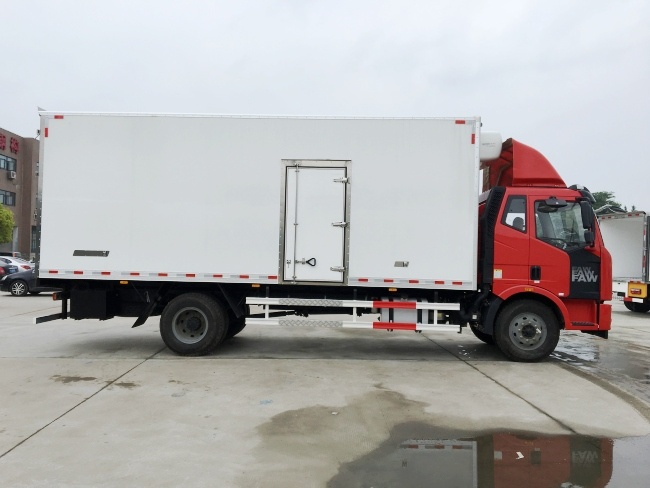 解放J6冷藏车(厢长6.8米/7.5米)