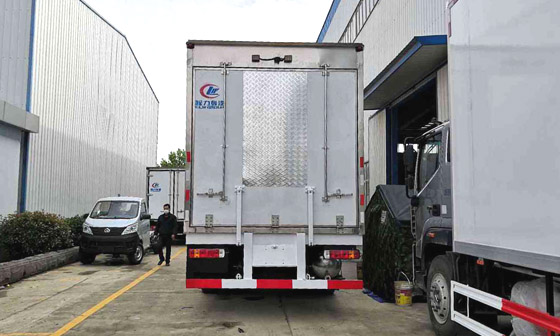 国六庆铃五十铃鸡苗运输车雏禽运输车