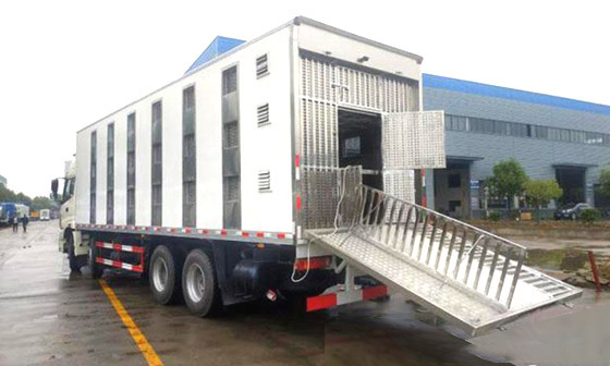 福田欧曼前四后八运猪车猪仔运输车
